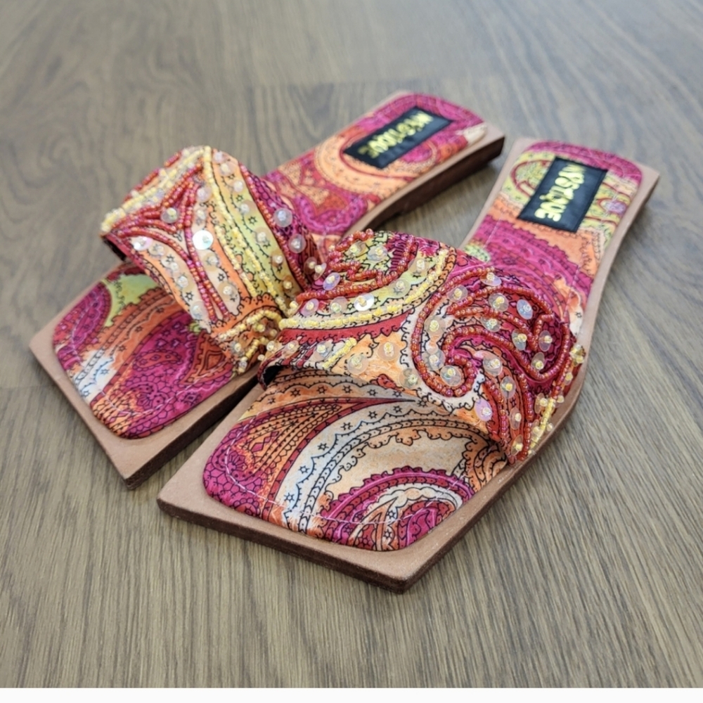NIB MYSTIQUE SLIP ON SANDAL